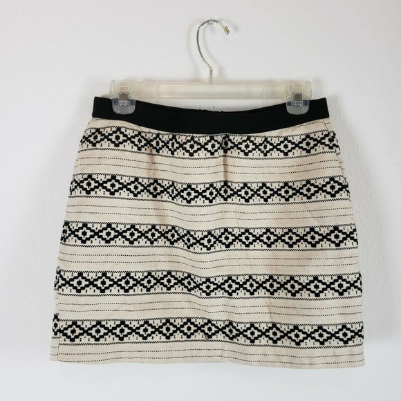 Gap Aztec Print Mini Skirt Size 4 Black & Cream - Picture 2 of 10